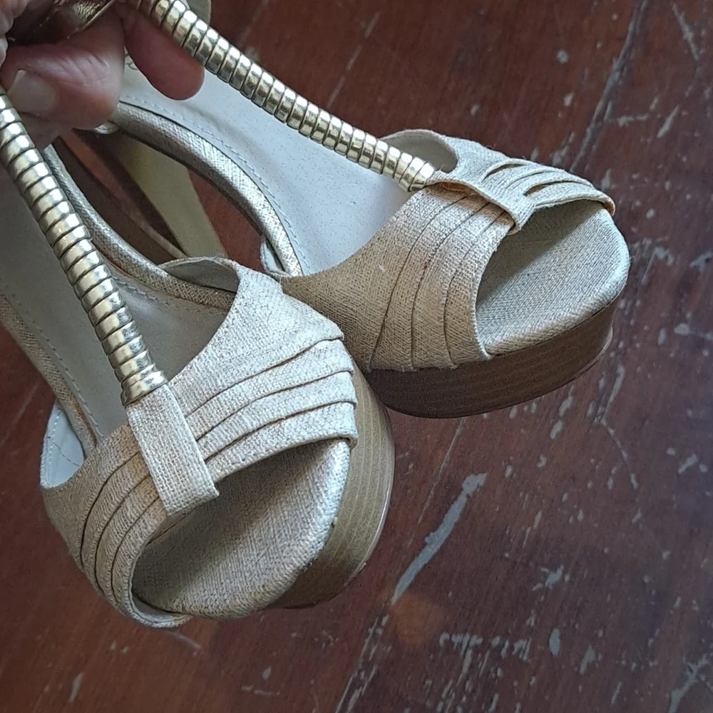 🌻3/$15🌻 Deb heels